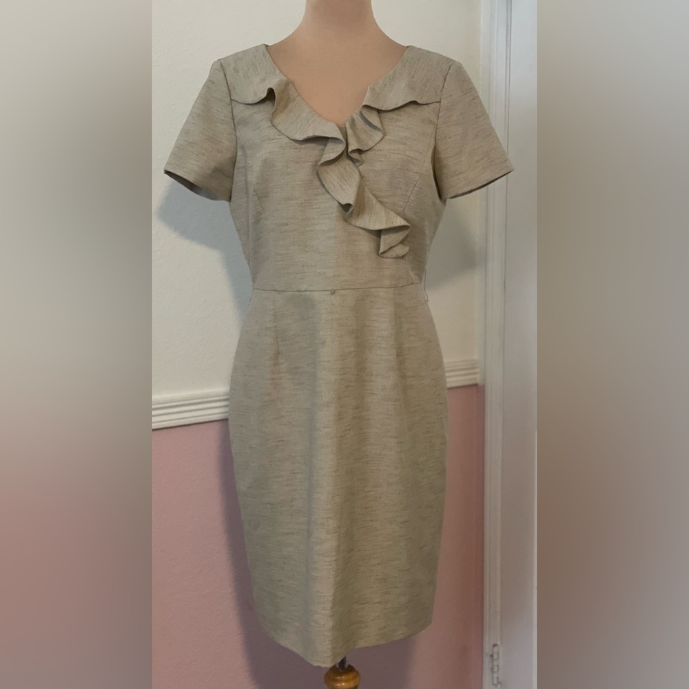 Tahari dress size 10